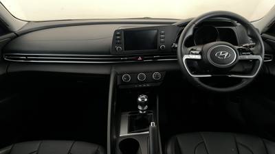 2021 HYUNDAI I30 interior