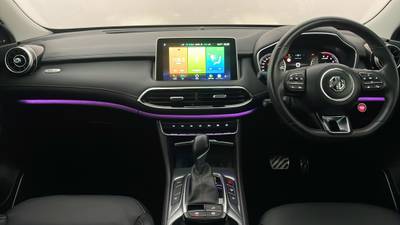 2022 MG HS interior