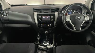 2018 Nissan Navara interior