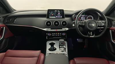 2019 KIA STINGER interior