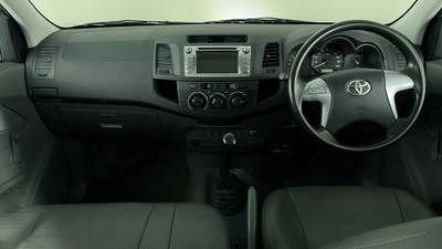 2014 TOYOTA HILUX interior