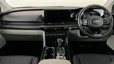 2022 KIA CARNIVAL interior