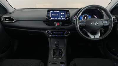 2021 HYUNDAI I30 interior