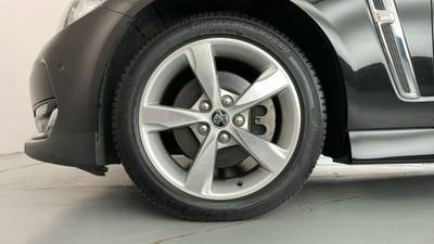 2016 HOLDEN COMMODORE gallery