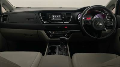 2017 Kia Carnival interior