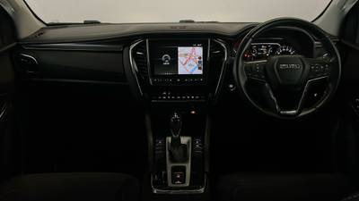 2022 ISUZU MU-X interior
