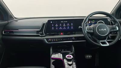 2022 KIA SPORTAGE interior