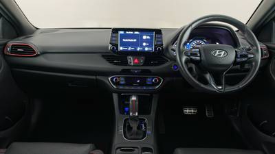 2020 HYUNDAI I30 interior