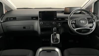 2023 HYUNDAI STARIA interior