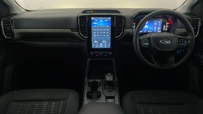 2022 Ford Everest interior