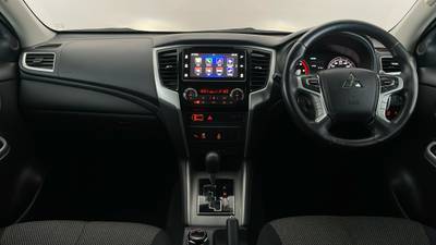 2021 MITSUBISHI TRITON interior