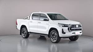2023 TOYOTA HILUX