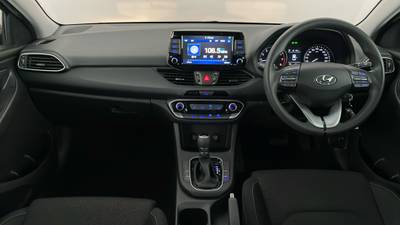 2017 HYUNDAI I30 interior