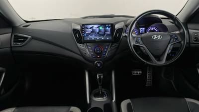 2014 HYUNDAI VELOSTER interior