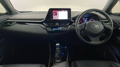 2022 TOYOTA C-HR interior