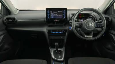 2020 TOYOTA YARIS CROSS interior