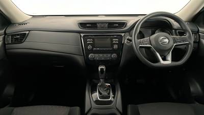 2019 NISSAN X-TRAIL interior