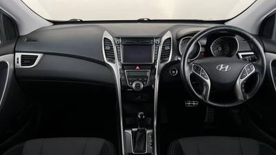 2015 HYUNDAI I30 interior