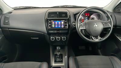 2018 MITSUBISHI ASX interior