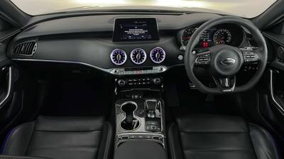 2019 KIA STINGER interior