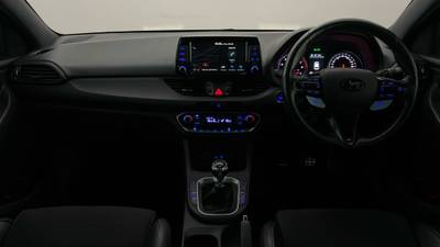 2018 HYUNDAI I30 interior