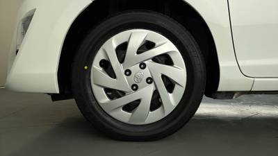 2017 TOYOTA PRIUS-C gallery