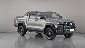 2022 TOYOTA HILUX