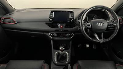 2019 HYUNDAI I30 interior