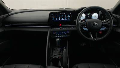 2022 HYUNDAI I30 interior