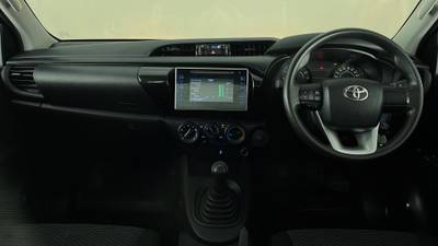2018 TOYOTA HILUX interior