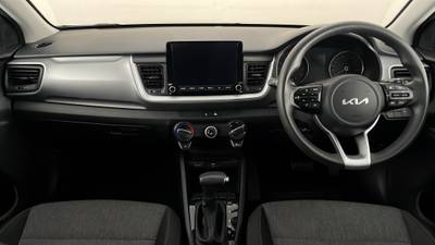 2022 KIA STONIC interior