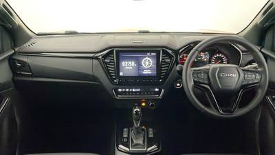 2022 ISUZU D-MAX interior