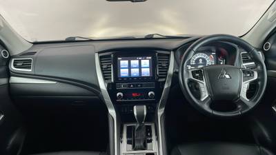 2019 MITSUBISHI PAJERO SPORT interior