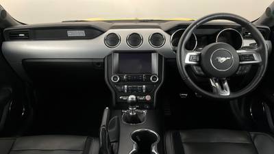 2016 FORD MUSTANG interior