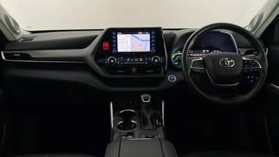 2021 TOYOTA KLUGER interior