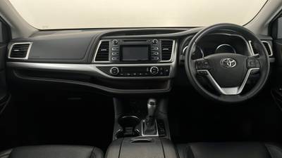 2015 TOYOTA KLUGER interior