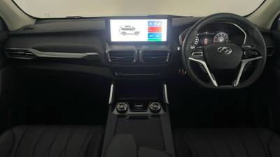 2025 LDV D90 interior
