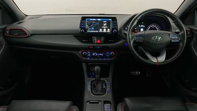2018 HYUNDAI I30 interior