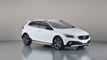 2015 VOLVO V40