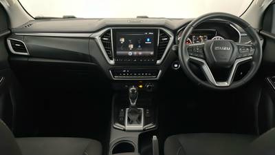 2022 ISUZU D-MAX interior
