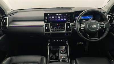 2021 KIA SORENTO interior