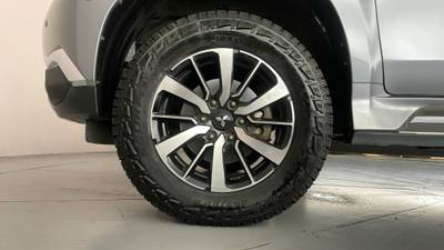 2016 MITSUBISHI PAJERO SPORT gallery