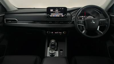 2023 Mitsubishi Outlander interior