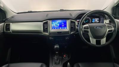2020 Ford Everest interior