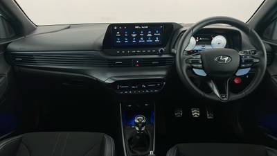 2022 HYUNDAI I20 interior