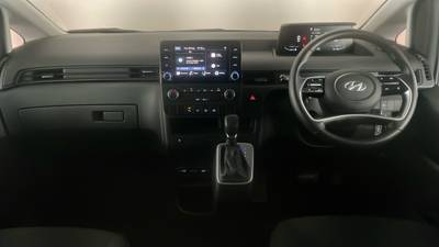 2023 HYUNDAI STARIA interior