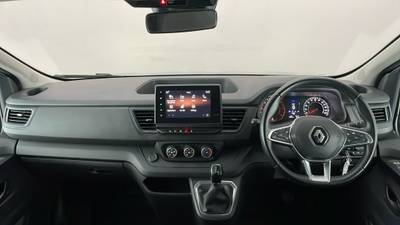 2022 RENAULT TRAFIC interior