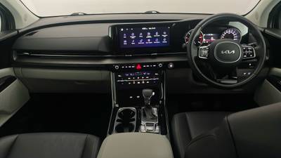 2023 Kia Carnival interior
