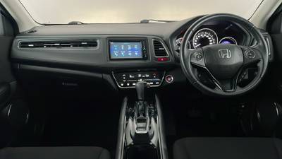 2017 HONDA HR-V interior