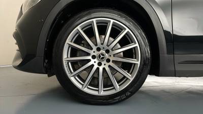 2020 MERCEDES-BENZ GLA gallery